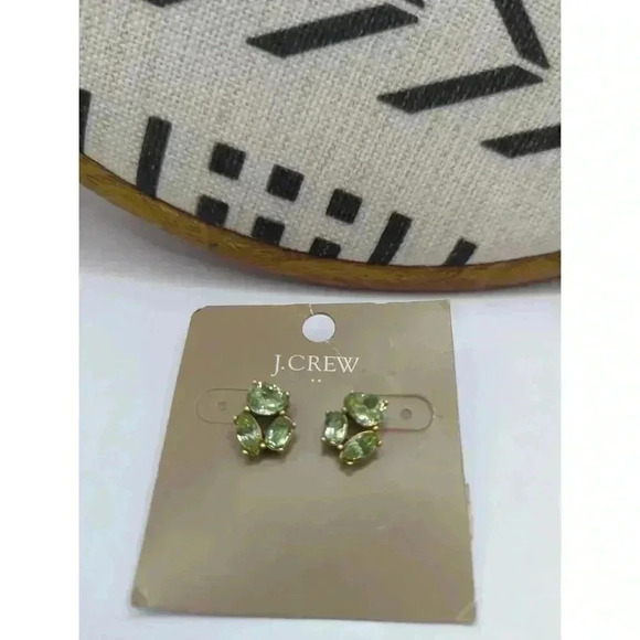NWT J Crew Green Gemstone Cluster Gold Earrings Womens Jewelry Floral Design - Picture 3 of 5